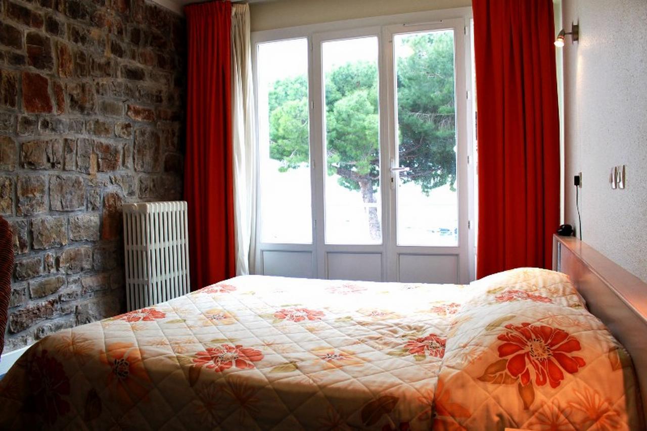 Hotel Le Richiardi Carqueiranne Room photo