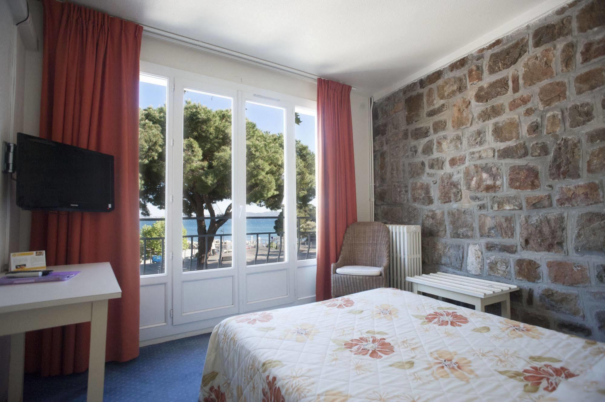 Hotel Le Richiardi Carqueiranne Exterior photo