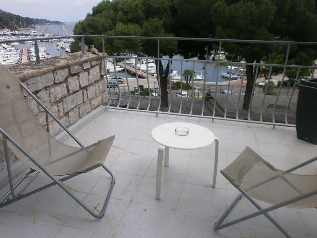 Hotel Le Richiardi Carqueiranne Exterior photo